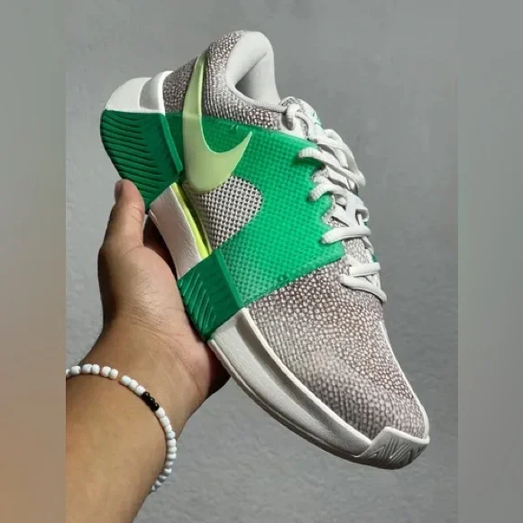 Nike GP Challenge 1 Premium size 6 Tennis Shoes Sports Hard Court .FJ2044-001. - Picture 1 of 14